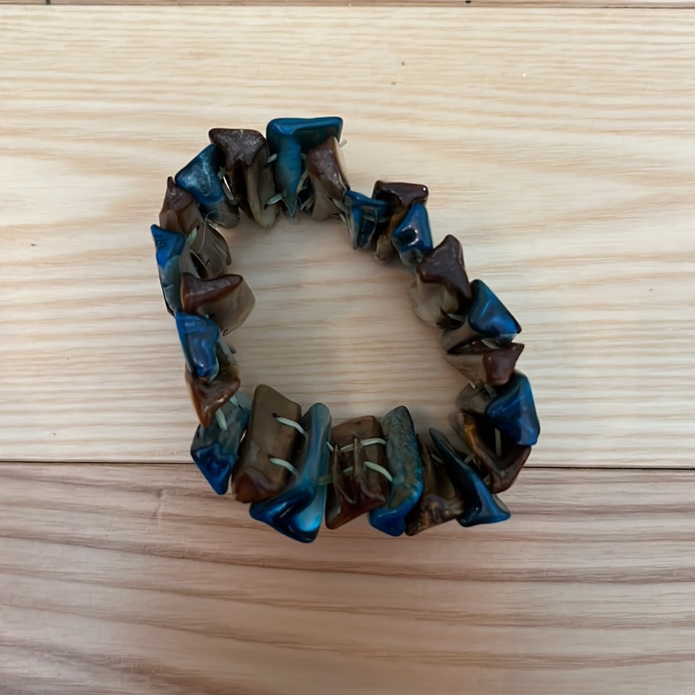 Blue & Gold Shell Bracelet - Picture 2 of 2
